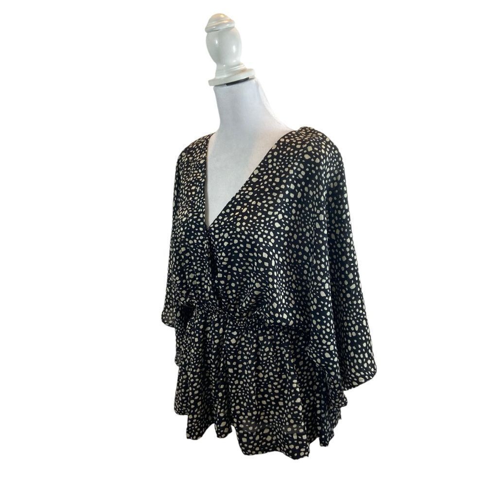 Brand new with Tags Ladies Mitto‎ Shop Black and Ivory Printed Blouse Large